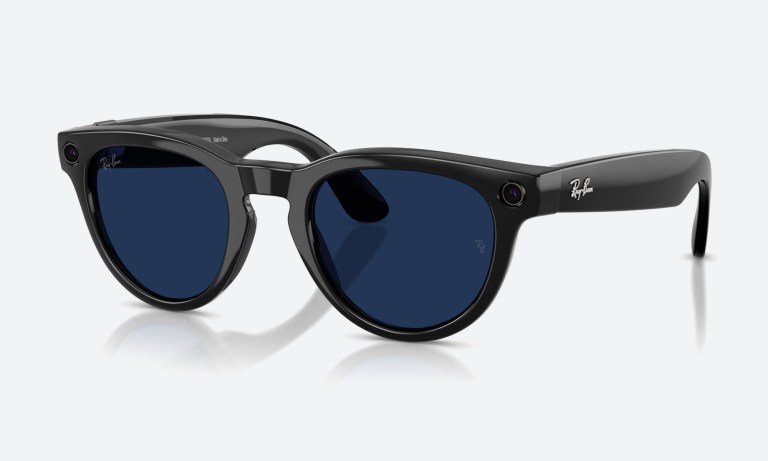 Man wearing Ray-Ban sunglasses for men, classic Aviator style