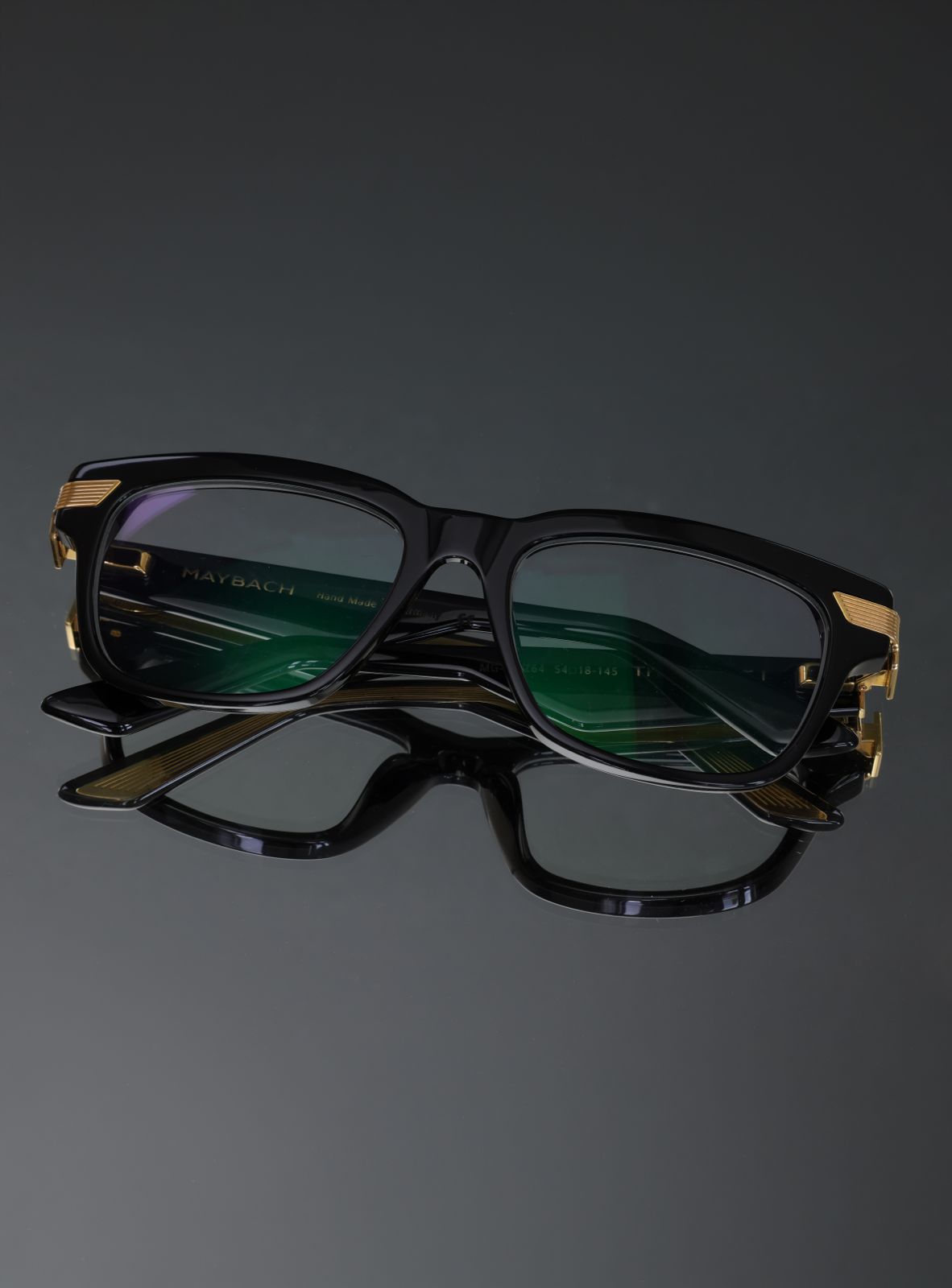 Illustration of who invented eyeglasses, medieval Italian rivet spectacles with convex lenses