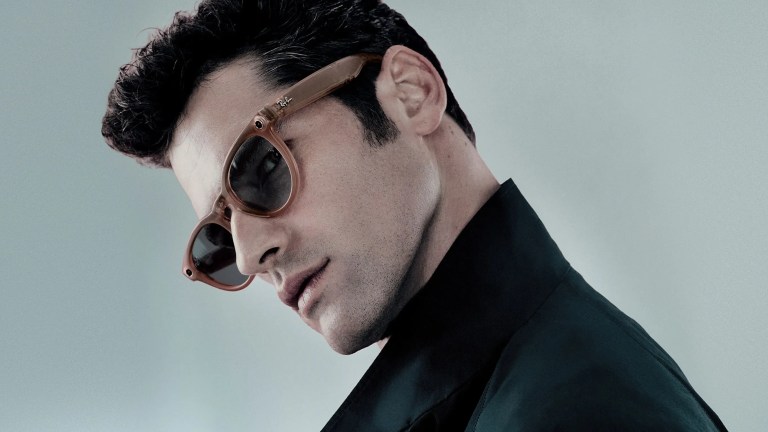 Split image Oakley vs Ray-Ban Meta, oakley meta vs ray ban meta